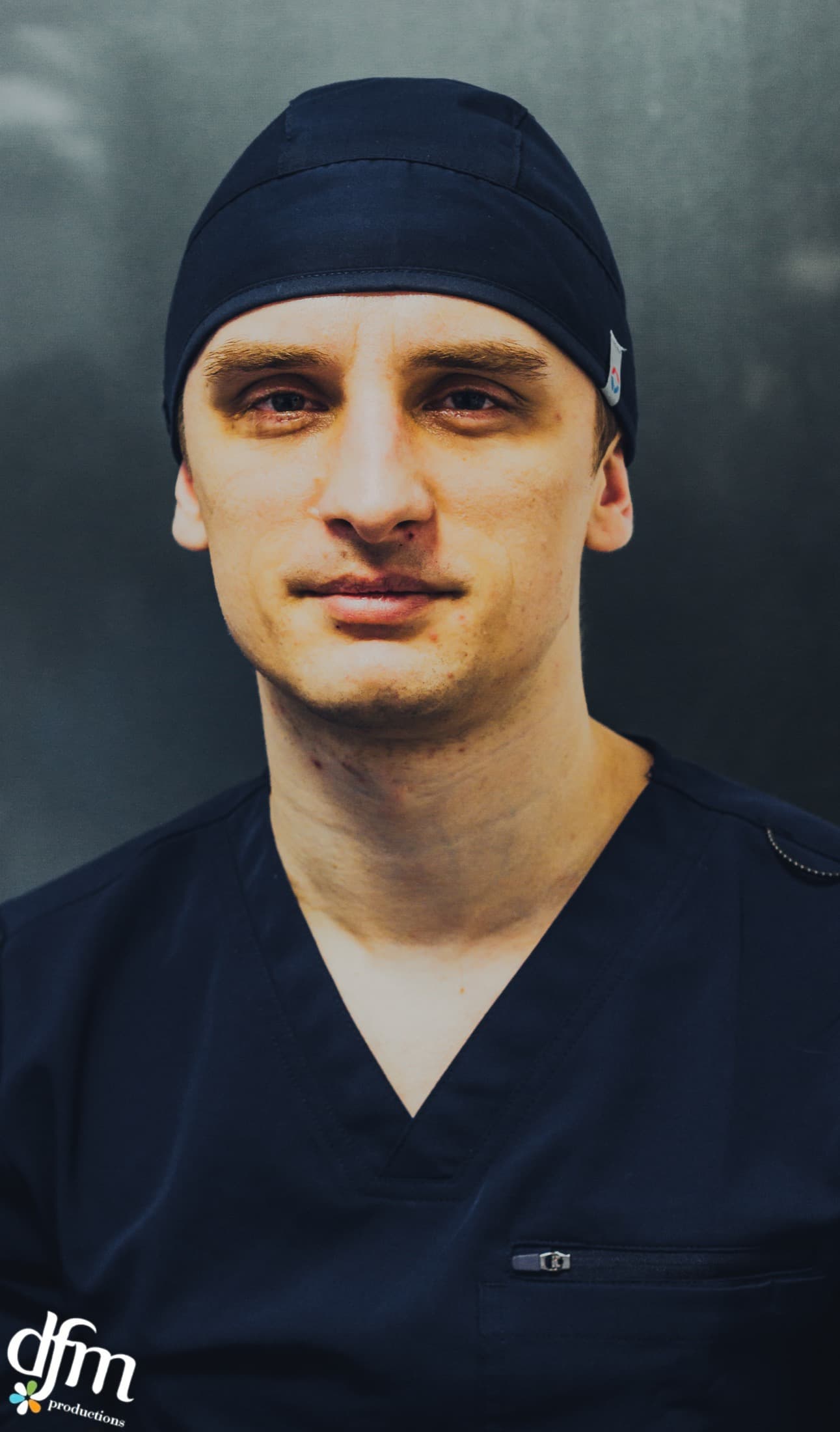 Portret al Dr. Andrei Ciobu în ținută medicală.